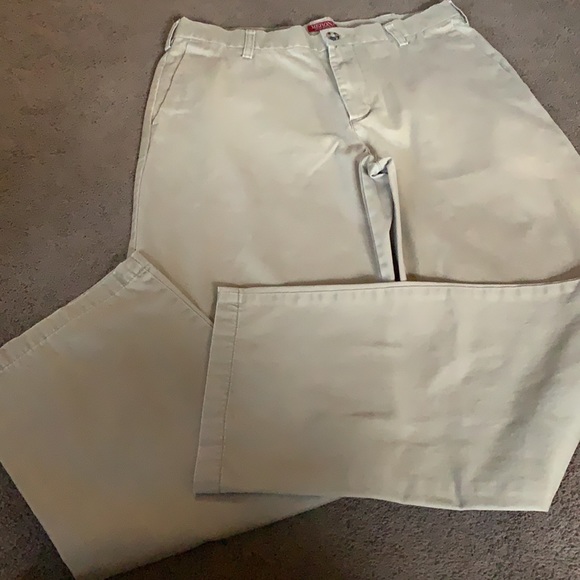 Last call $5.00 34/32 Merona khakis - Picture 4 of 6